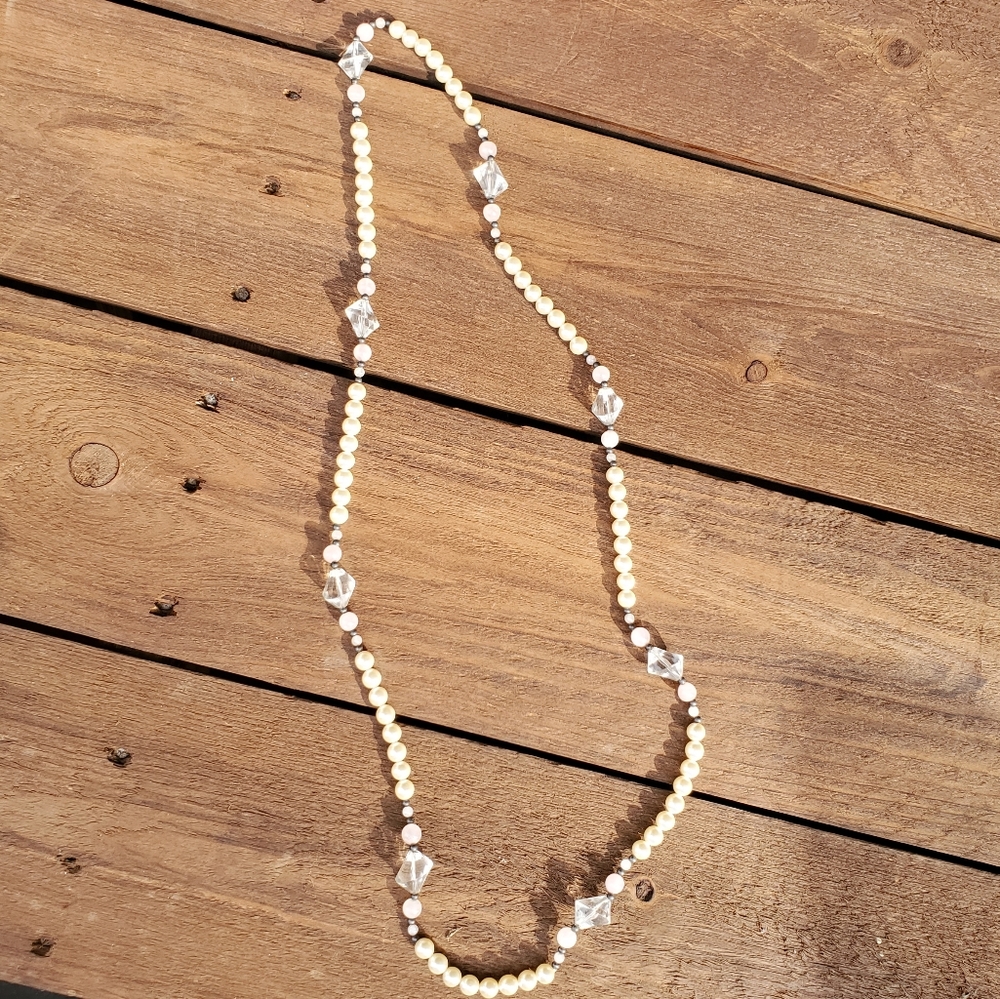 🎉 Amazing Pearl and stone necklace